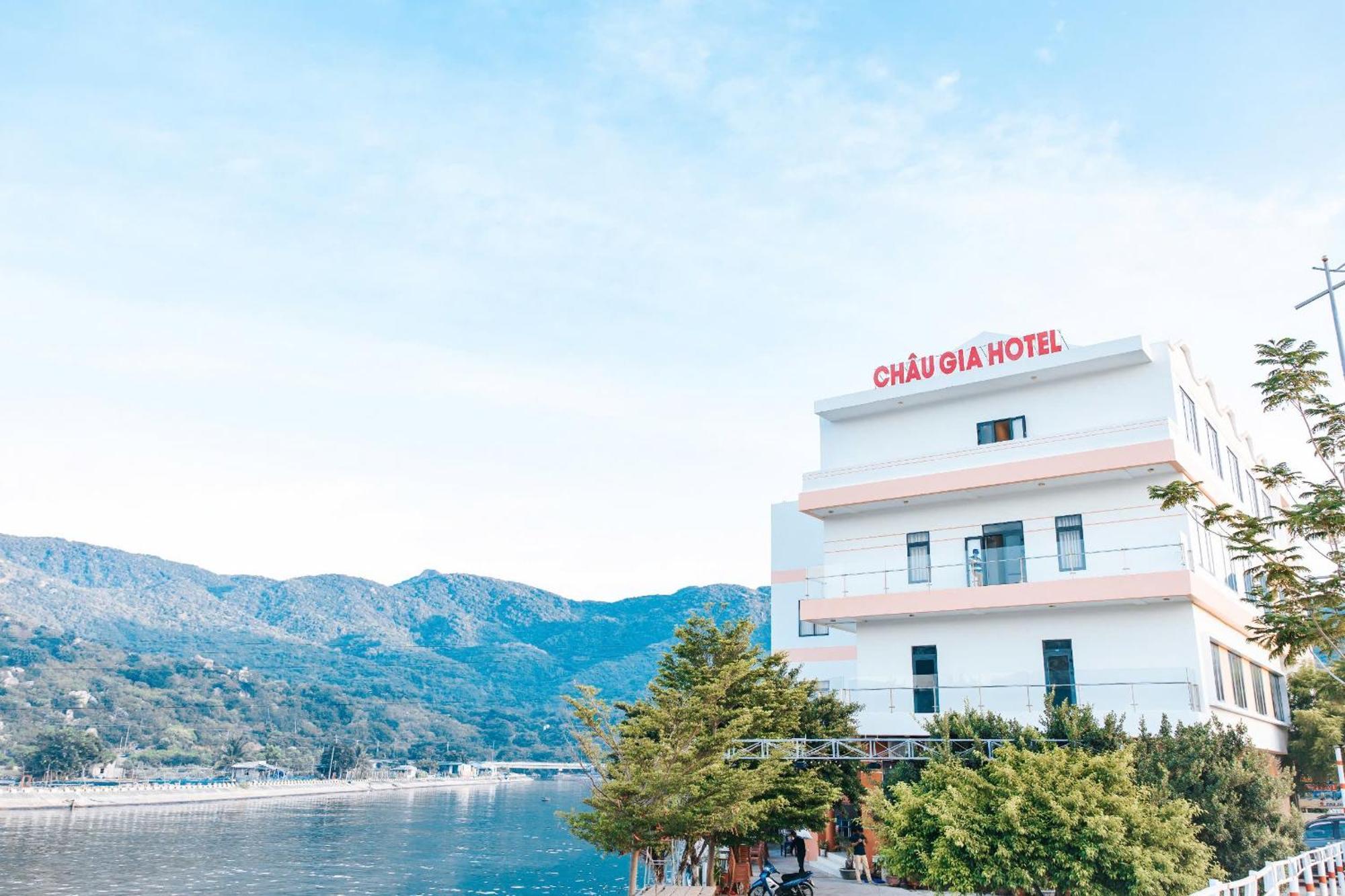 Chau Gia Hotel Vĩnh Hy Exterior foto